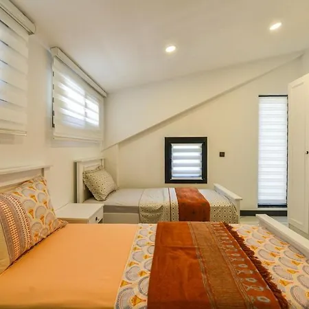 Luxury With Private Pool In Oeluedeniz, Villa Fethiye