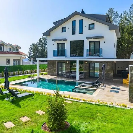 Luxury With Private Pool In Oeluedeniz, *