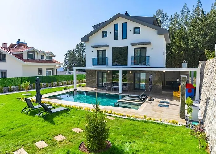 Luxury With Private Pool In Oeluedeniz, *