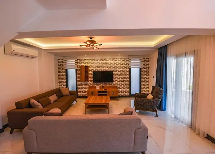 Luxury With Private Pool In Oeluedeniz,