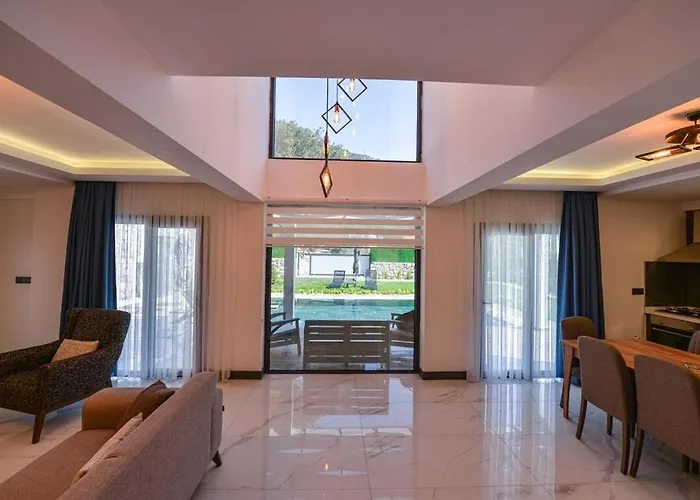 Luxury With Private Pool In Oeluedeniz, *