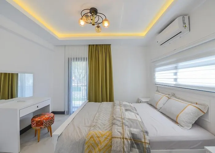 Vila Luxury With Private Pool In Oeluedeniz,