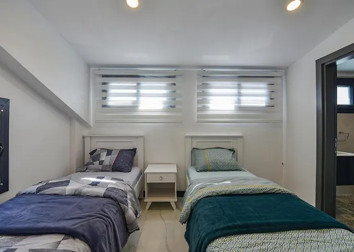 Luxury With Private Pool In Oeluedeniz, Вилла Фетхие